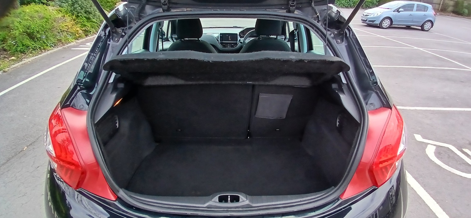 Used Peugeot 208 2014 for sale - 78091784: Photo 16