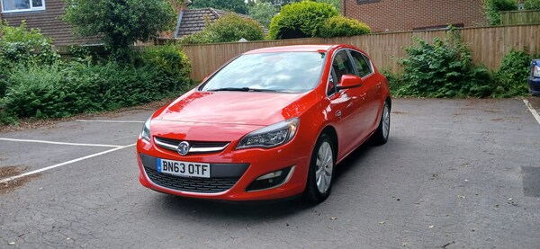 Used Vauxhall Astra 2013 for sale - 74901053: Photo 2