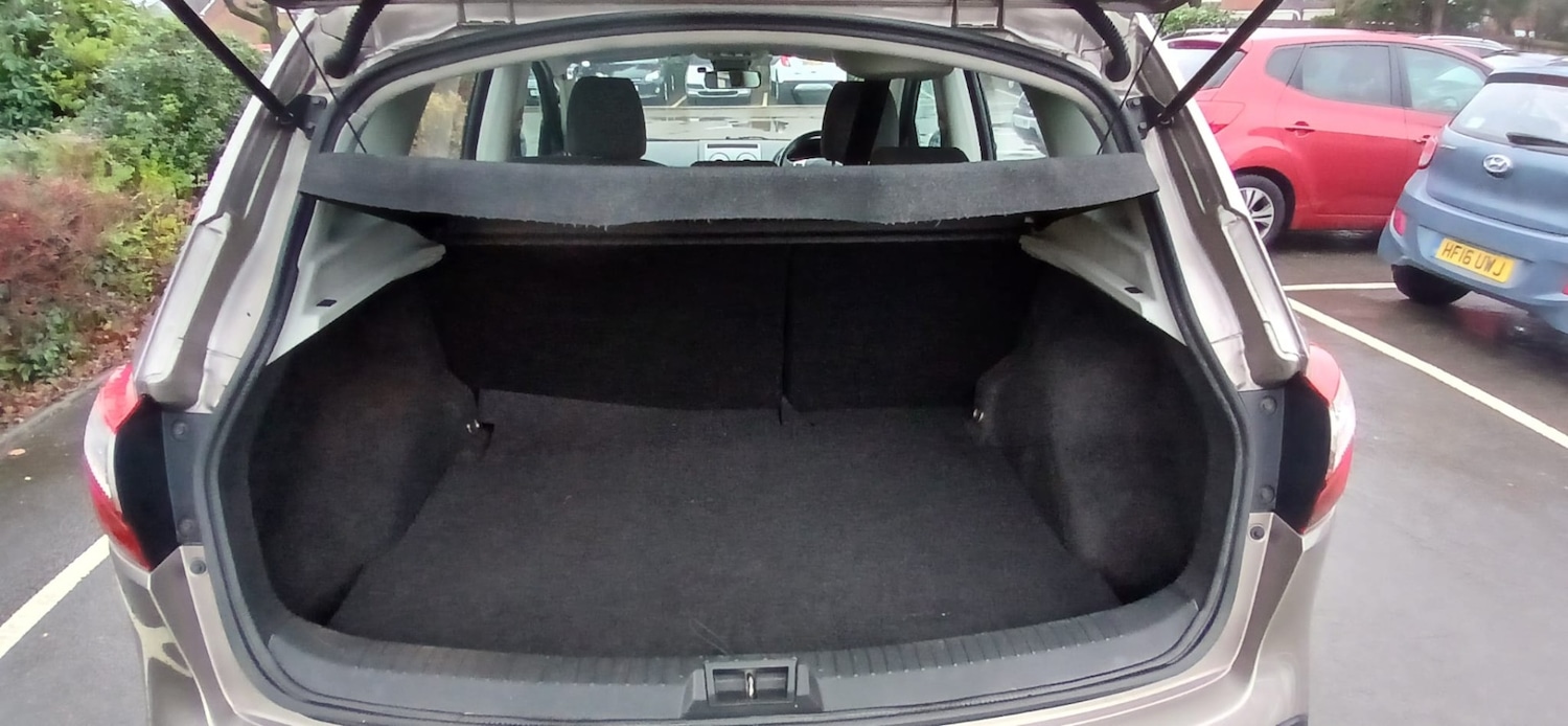 Used Nissan Qashqai 2012 for sale - 77273996: Photo 13