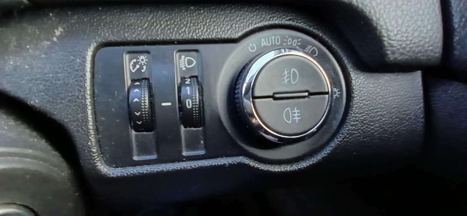 Used Vauxhall Insignia 2011 for sale - 77224892: Photo 10