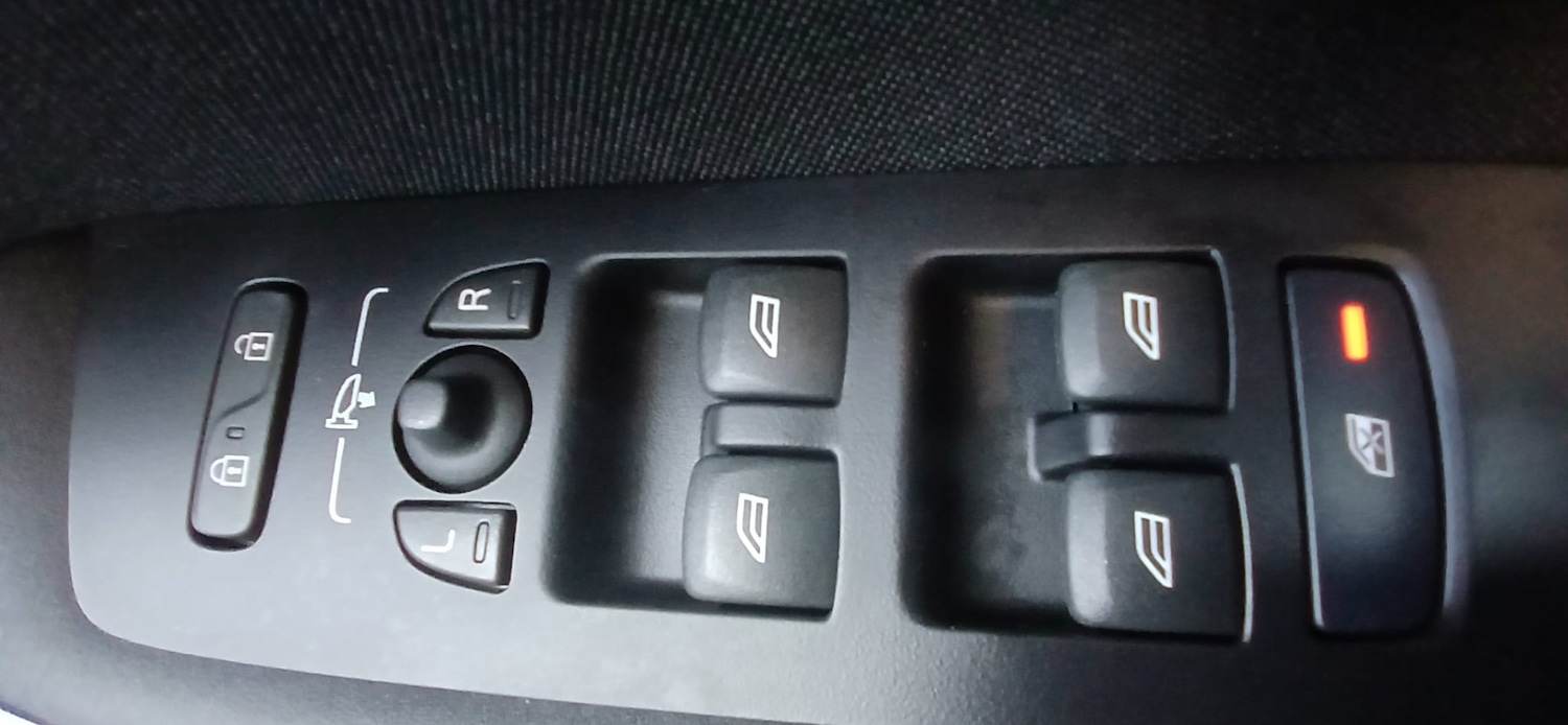 Used Volvo V40 2015 for sale - 77379137: Photo 13