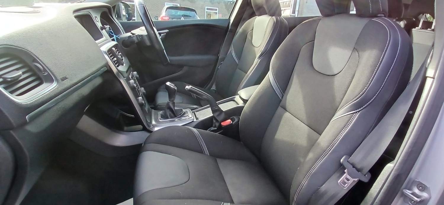 Used Volvo V40 2015 for sale - 77379137: Photo 15