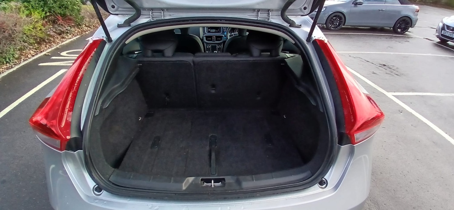 Used Volvo V40 2015 for sale - 77379137: Photo 18