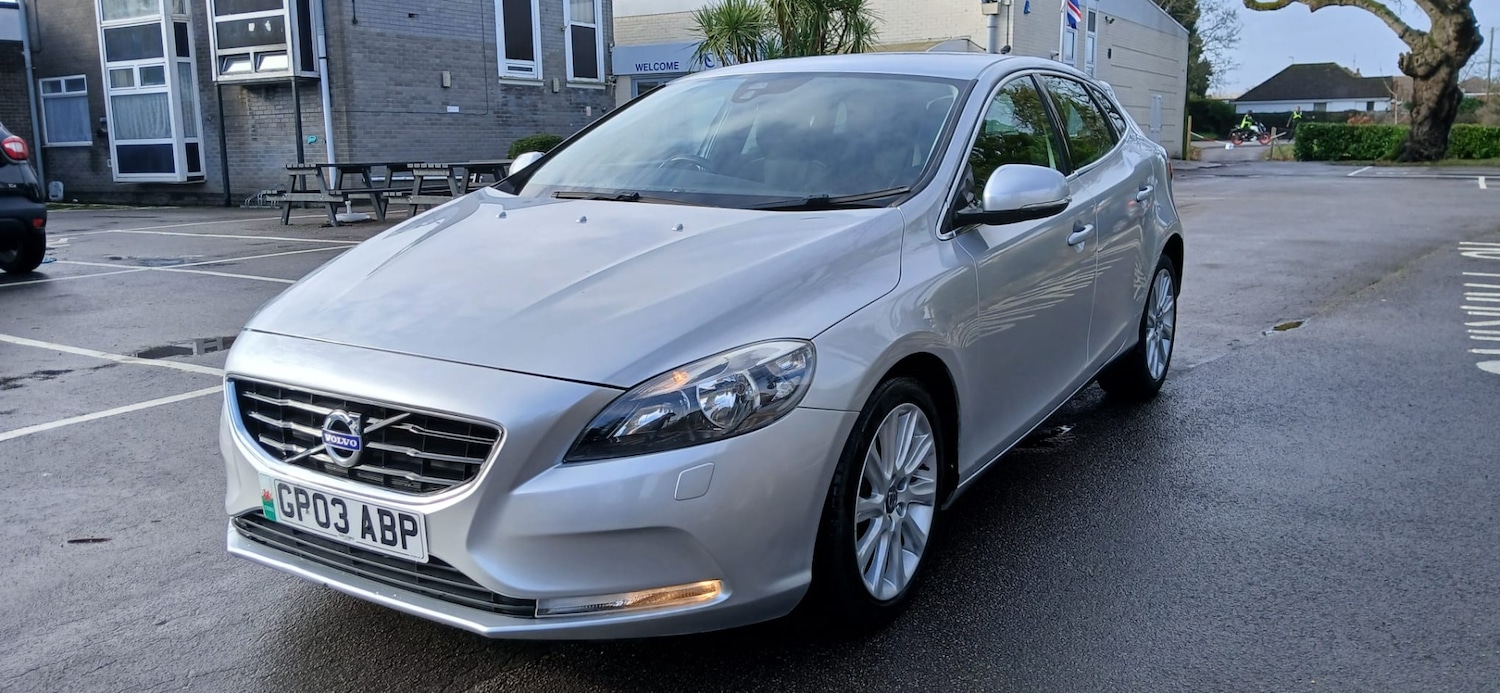 Used Volvo V40 2015 for sale - 77379137: Photo 3