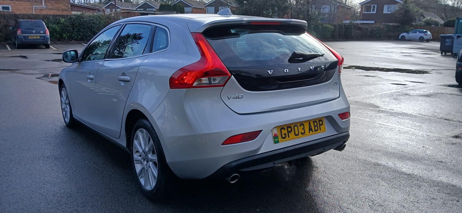 Used Volvo V40 2015 for sale - 77379137: Photo 5