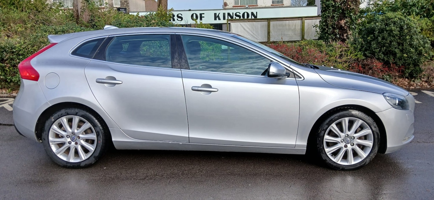 Used Volvo V40 2015 for sale - 77379137: Photo 8