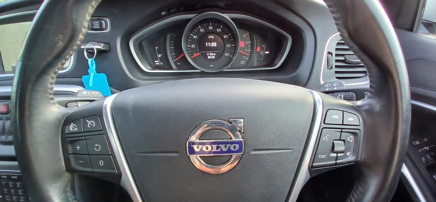 Used Volvo V40 2015 for sale - 77379137: Photo 9