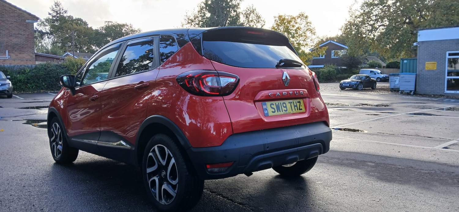 Used Renault Captur 2019 for sale - 76436459: Photo 2