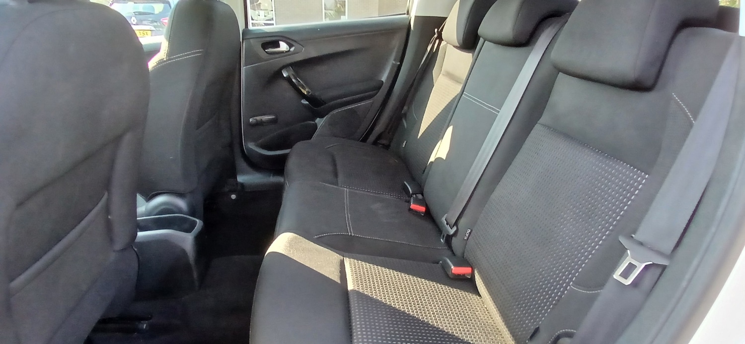 Used Peugeot 208 2016 for sale - 77973566: Photo 16