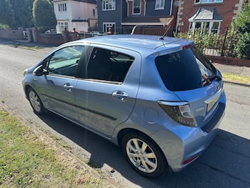 Used Toyota Yaris 2013 for sale - 79617042: Photo