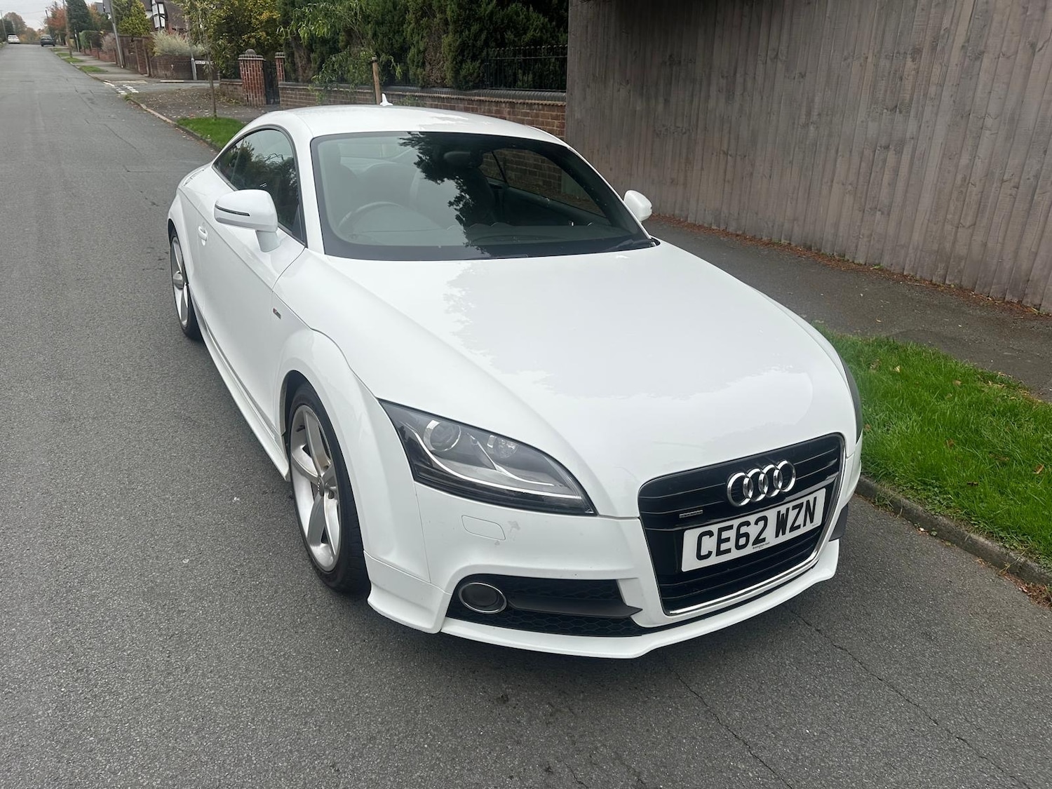 Used Audi TT 2012 for sale - 76253926: Photo 2
