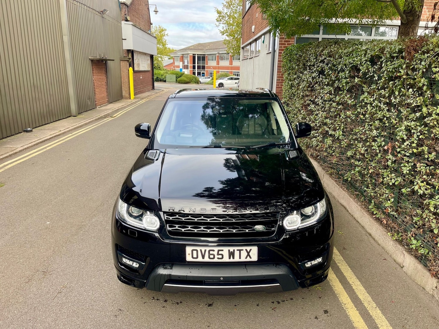 Used Land Rover Range Rover Sport 2015 for sale - 77033715: Photo 2