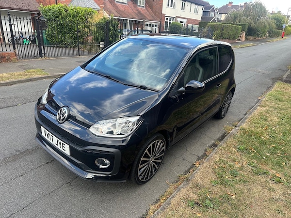 Used Volkswagen up! 2017 for sale - 75272007: Photo 2