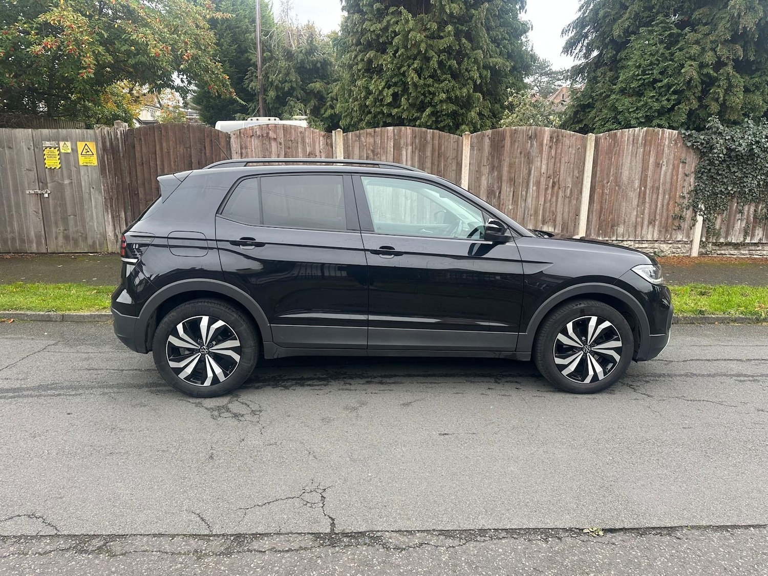 Used Volkswagen T-Cross 2022 for sale - 76412209: Photo 3