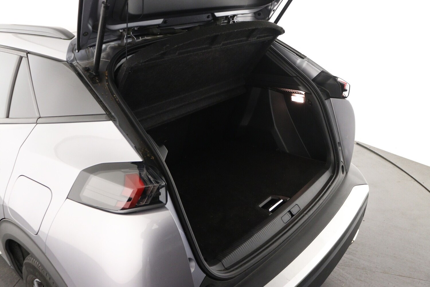 Used Peugeot 2008 2021 for sale - 78022346: Photo 10