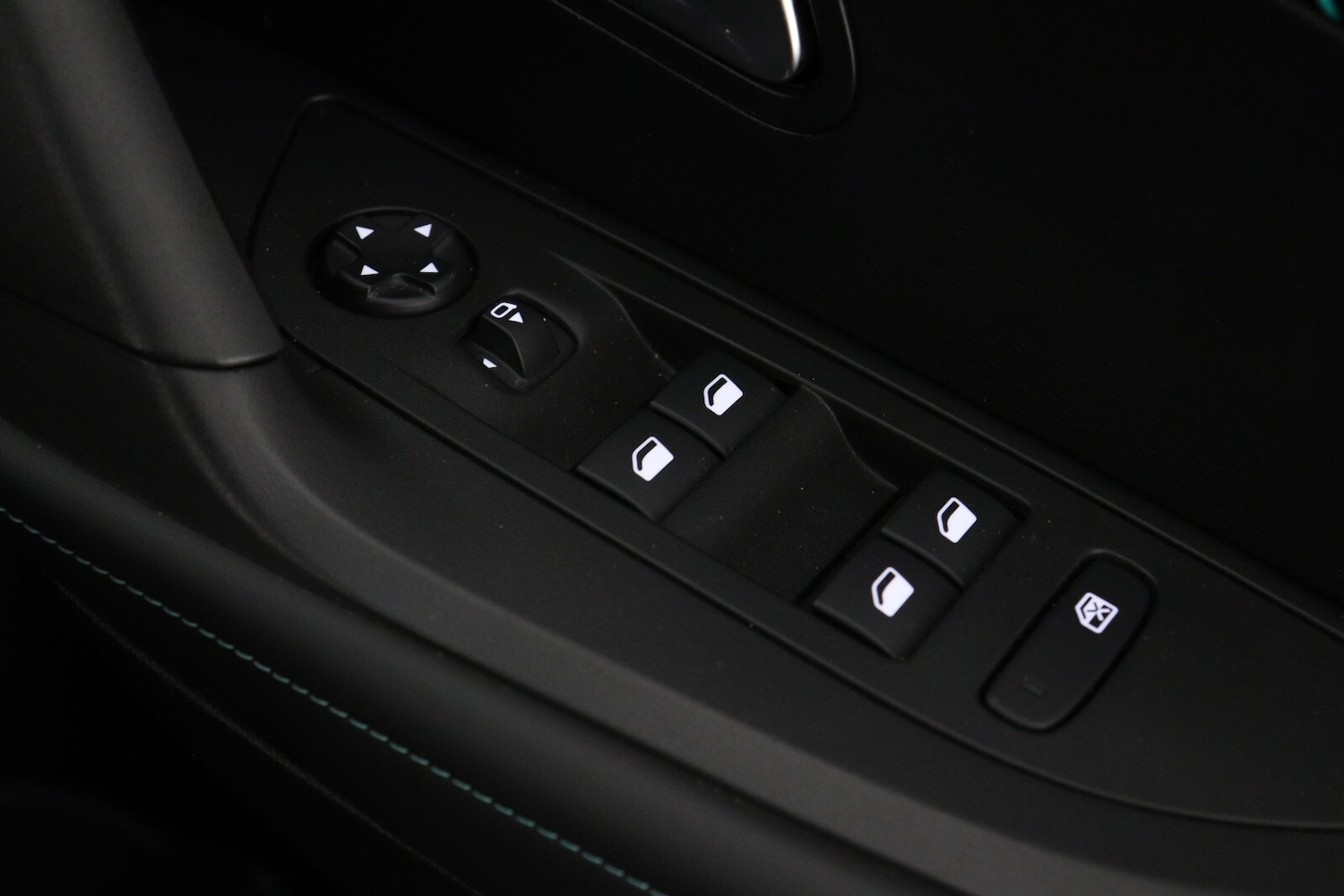 Used Peugeot 2008 2022 for sale - 77588565: Photo 31