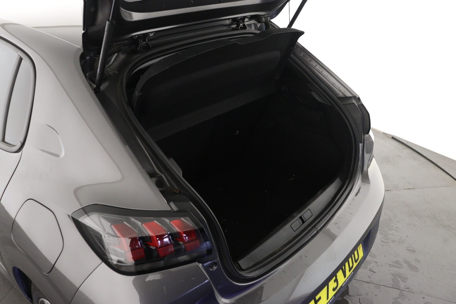 Used Peugeot 208 2023 for sale - 76872981: Photo 10