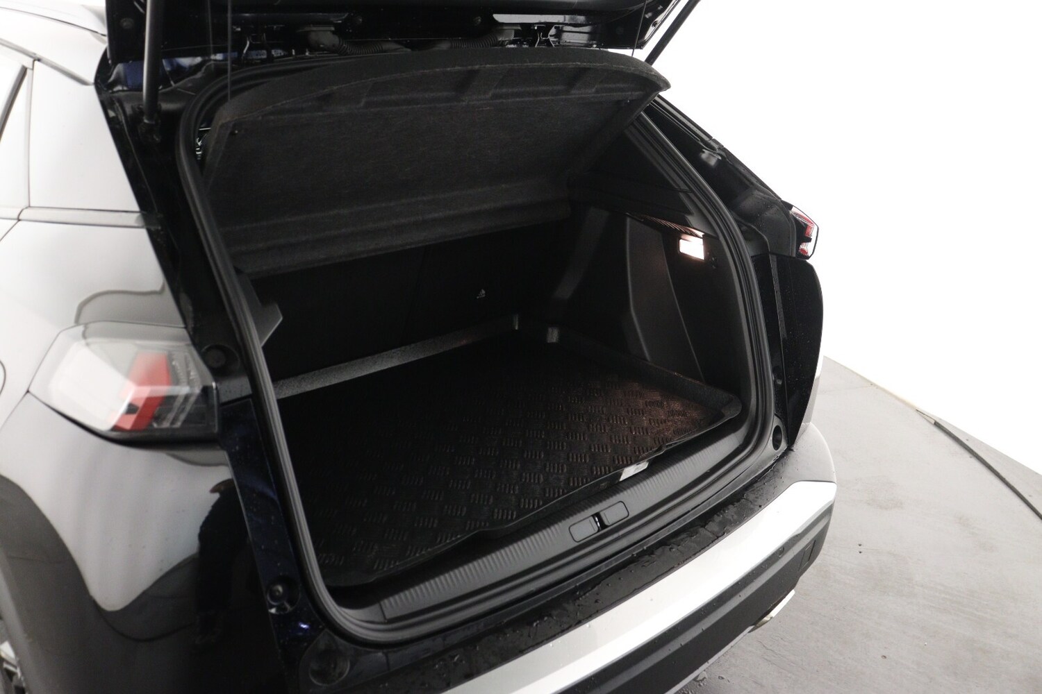 Used Peugeot 2008 2023 for sale - 76872612: Photo 10