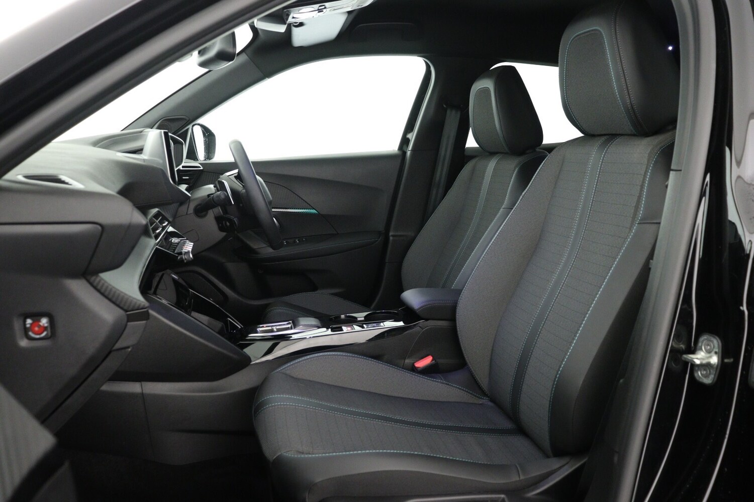 Used Peugeot 2008 2023 for sale - 76872612: Photo 11