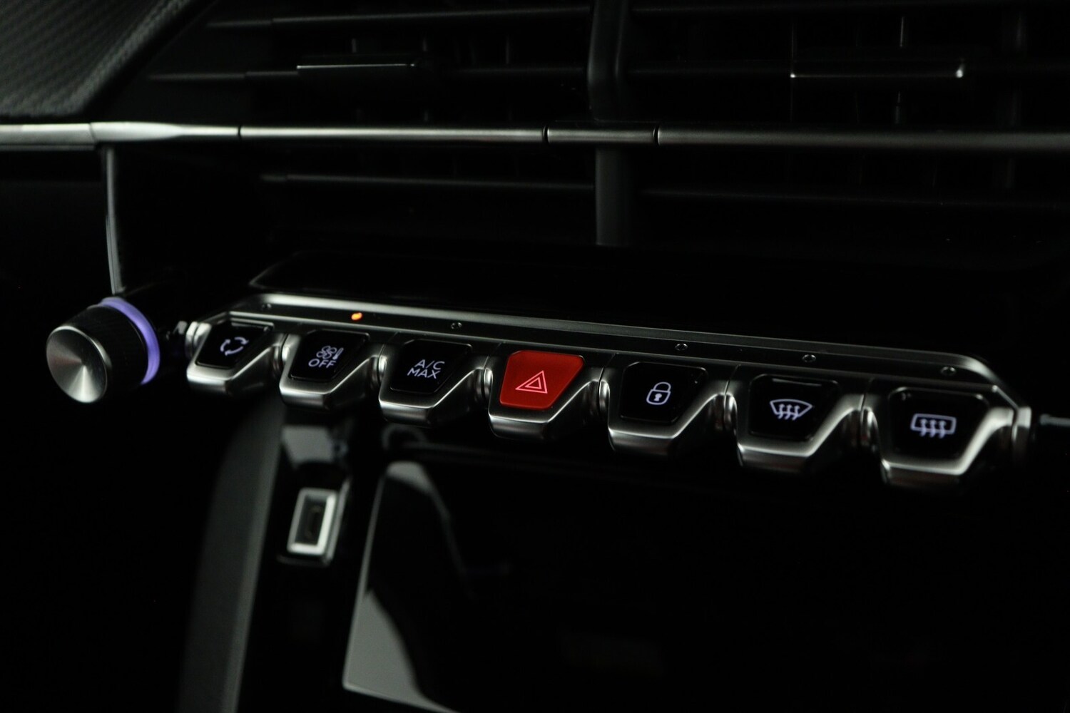 Used Peugeot 2008 2023 for sale - 76872612: Photo 18