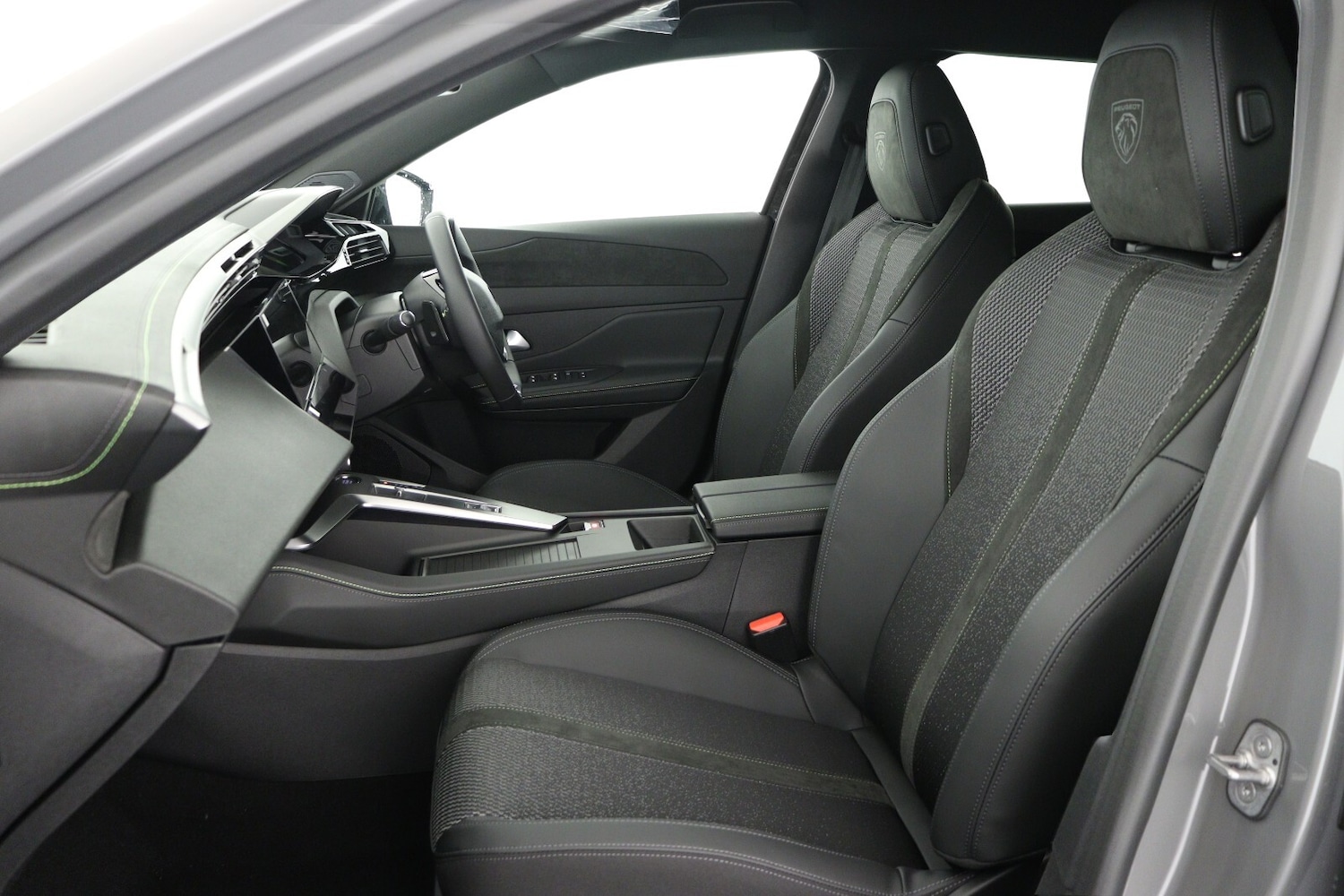 Used Peugeot 408 2025 for sale - 76615384: Photo 11