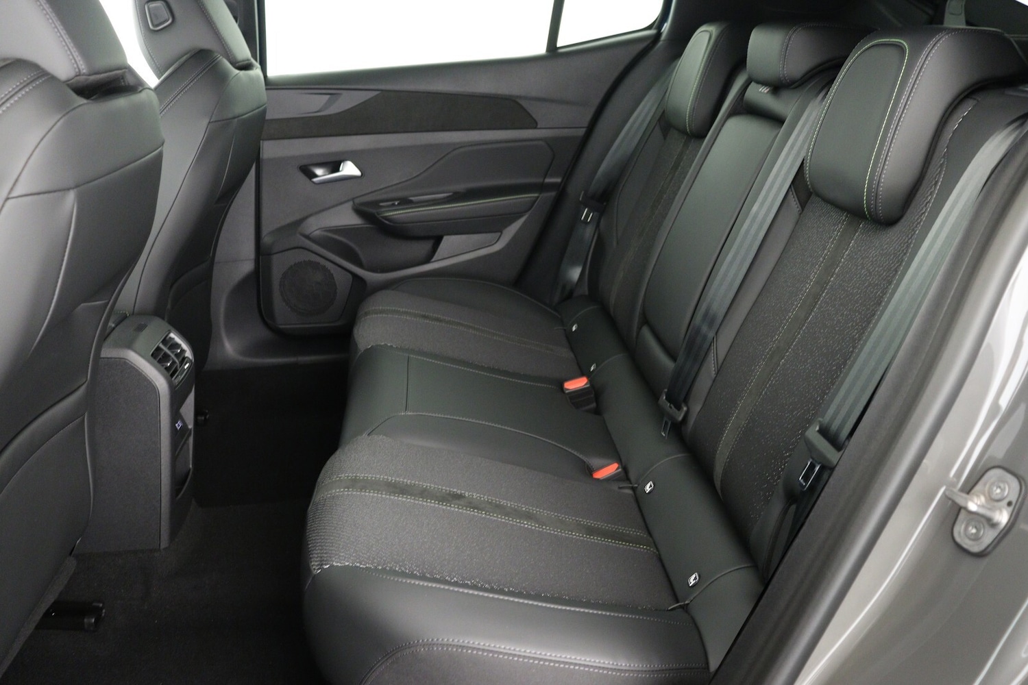 Used Peugeot 408 2025 for sale - 76615384: Photo 13