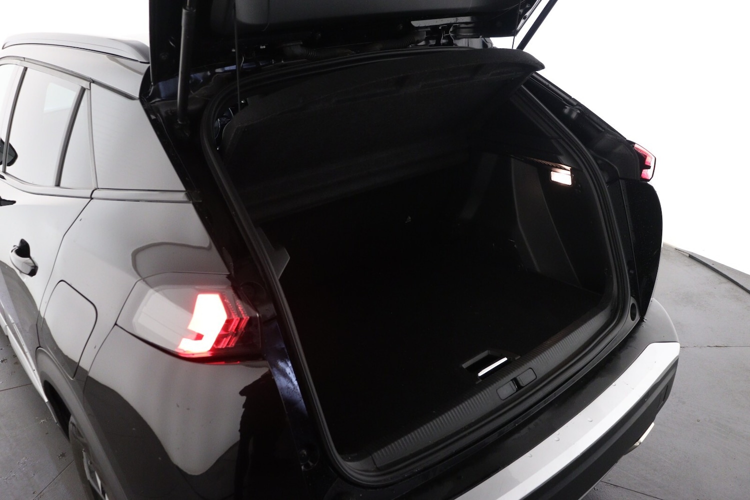 Used Peugeot 2008 2023 for sale - 76556998: Photo 10