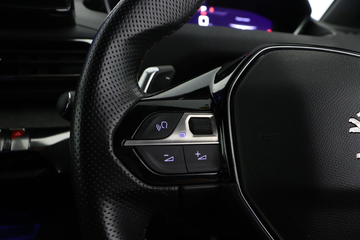 Used Peugeot 5008 2023 for sale - 77618952: Photo 22