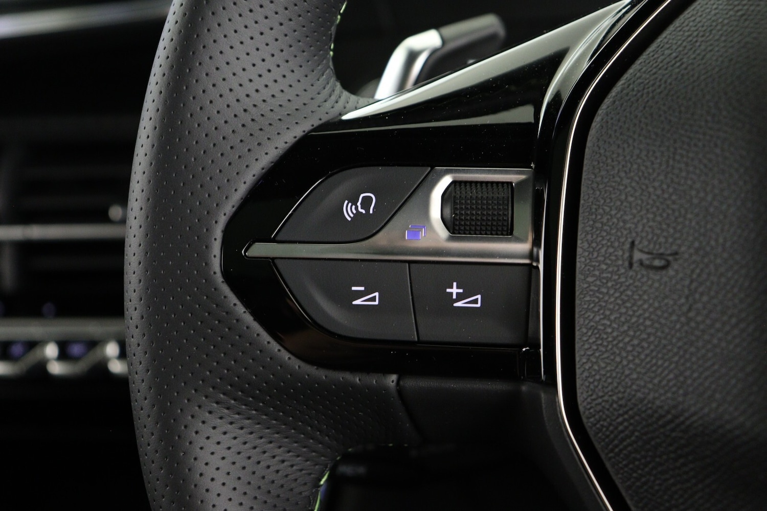 Used Peugeot 2008 2025 for sale - 76871621: Photo 24