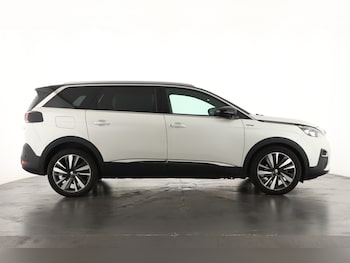 Used Peugeot 5008 2020 for sale - 76873480: Photo