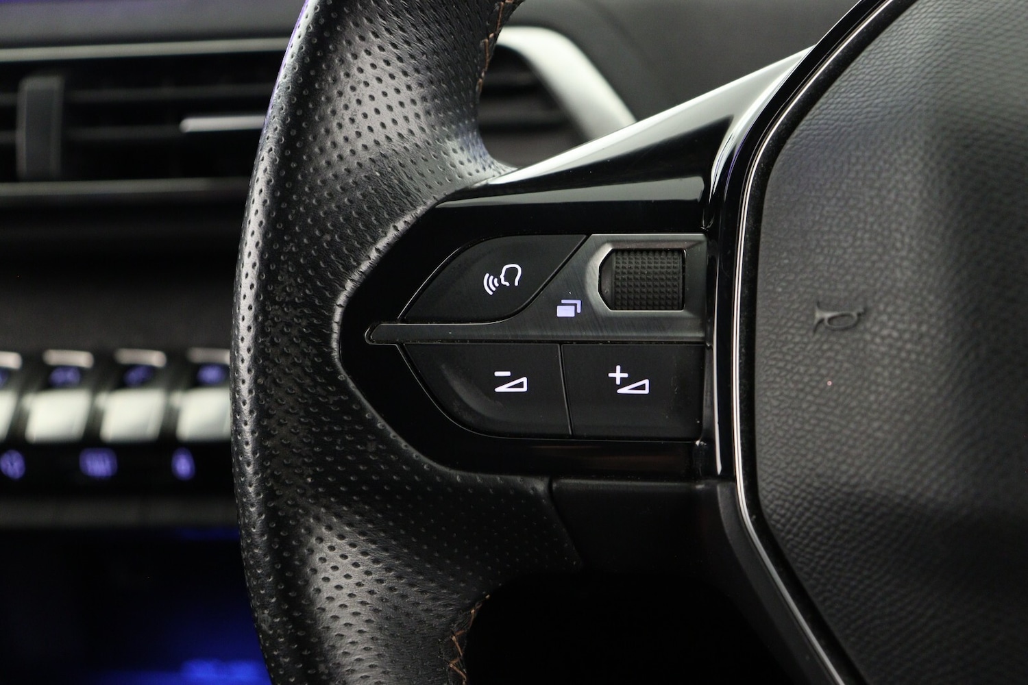 Used Peugeot 5008 2020 for sale - 76870664: Photo 26