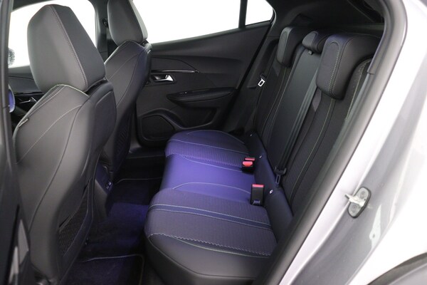 Used Peugeot 2008 2023 for sale - 75763630: Photo 12