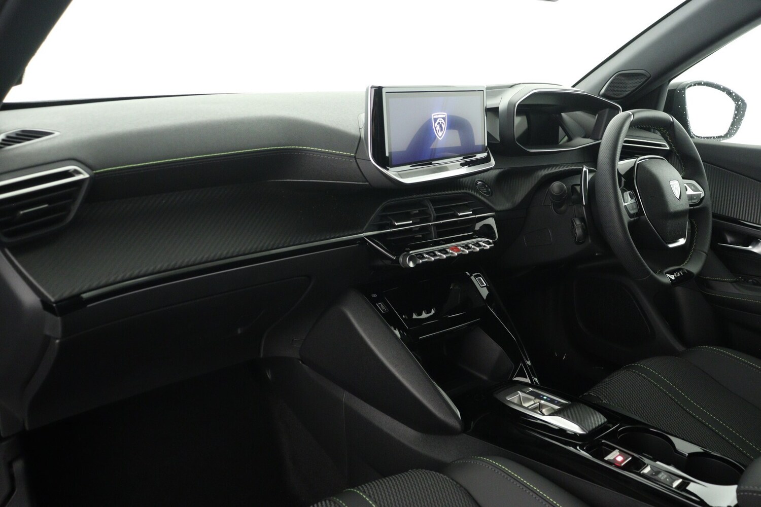 Used Peugeot 2008 2025 for sale - 76615296: Photo 11