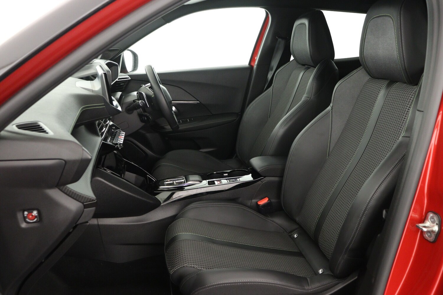 Used Peugeot 2008 2022 for sale - 76999465: Photo 11