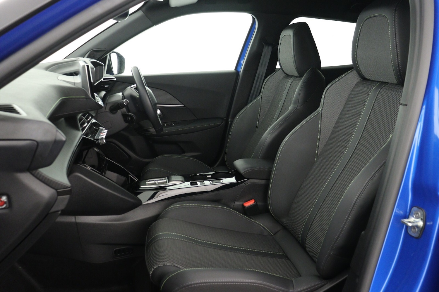 Used Peugeot 2008 2024 for sale - 77619119: Photo 11