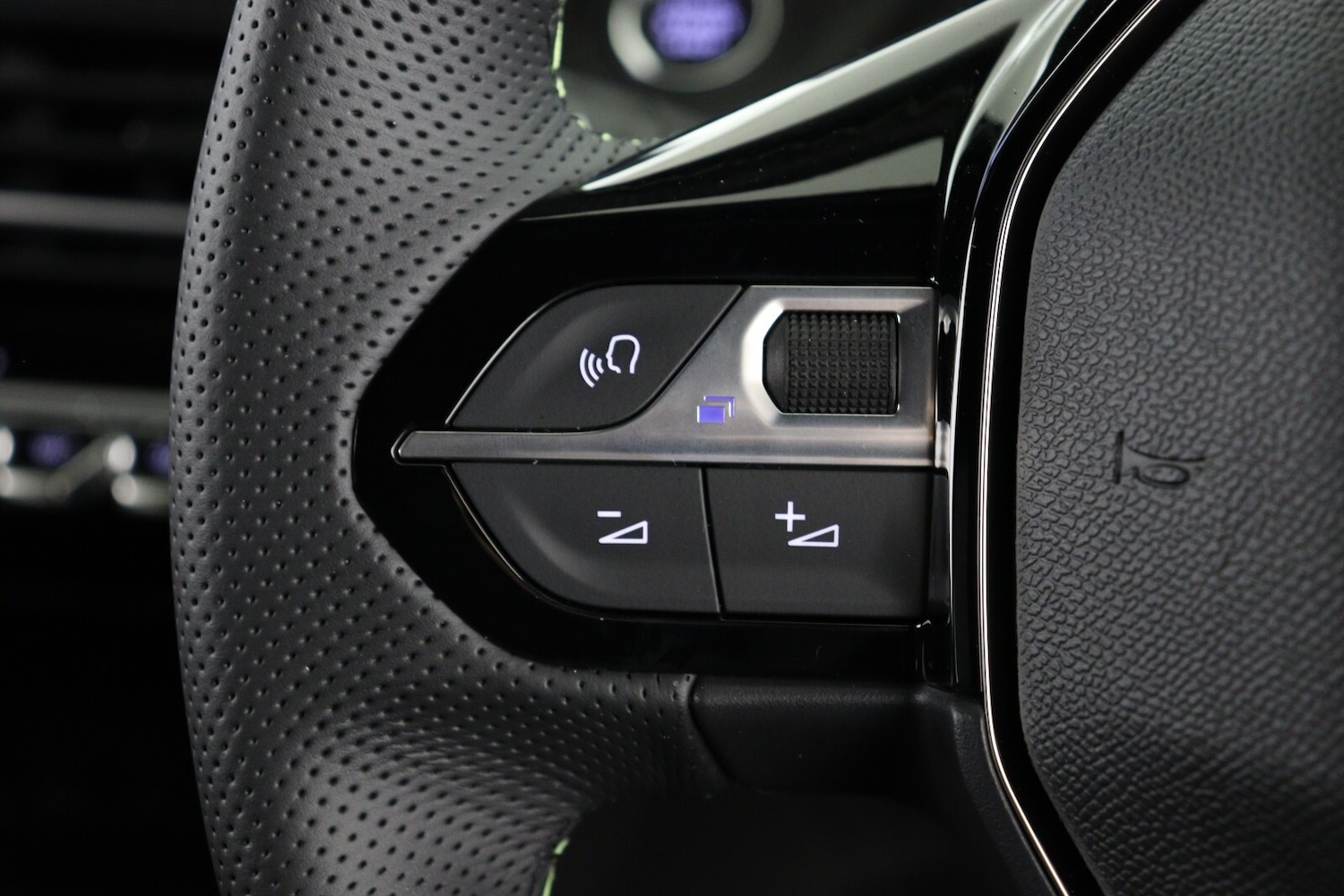 Used Peugeot 2008 2024 for sale - 77619119: Photo 25