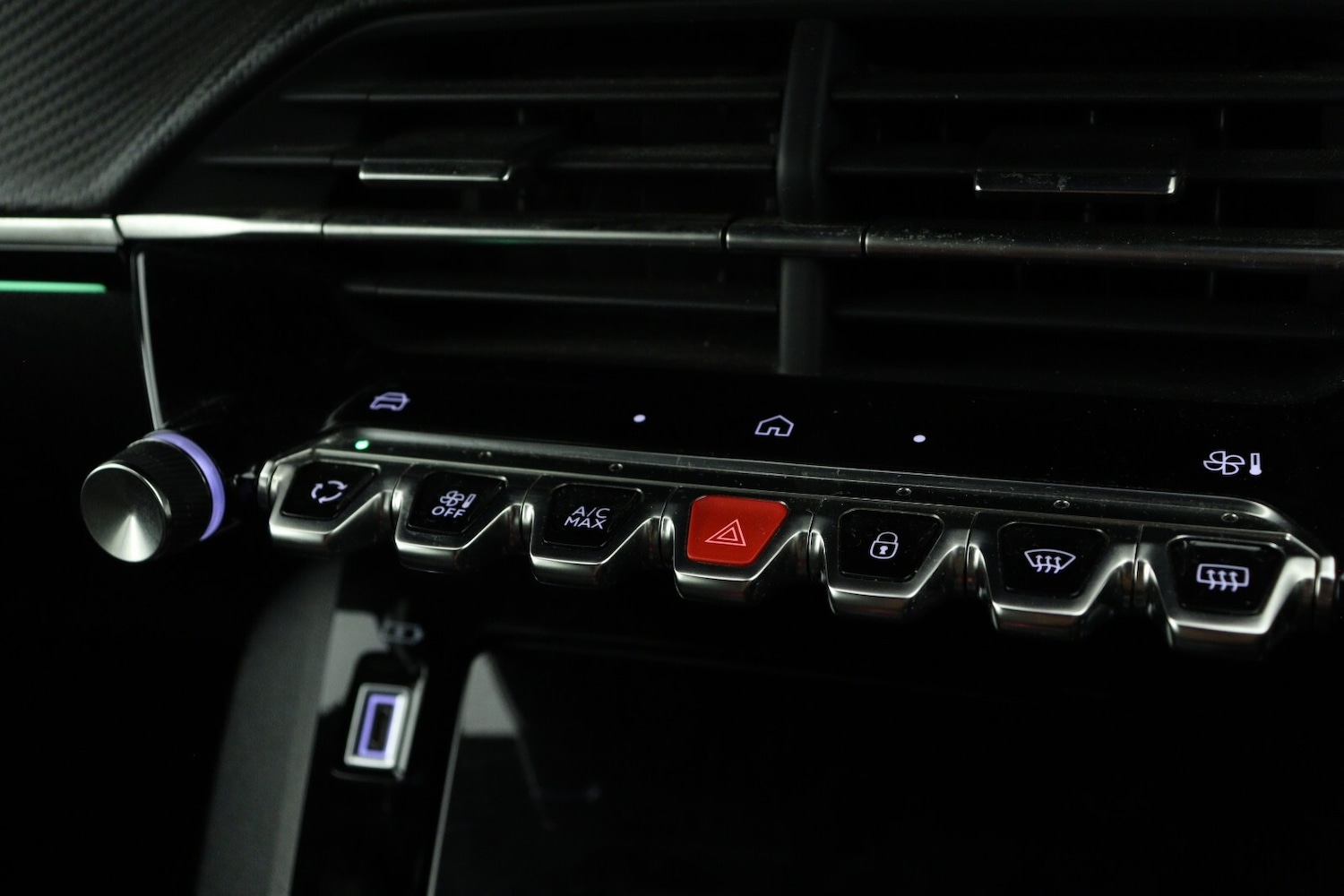 Used Peugeot 208 2024 for sale - 76871445: Photo 17