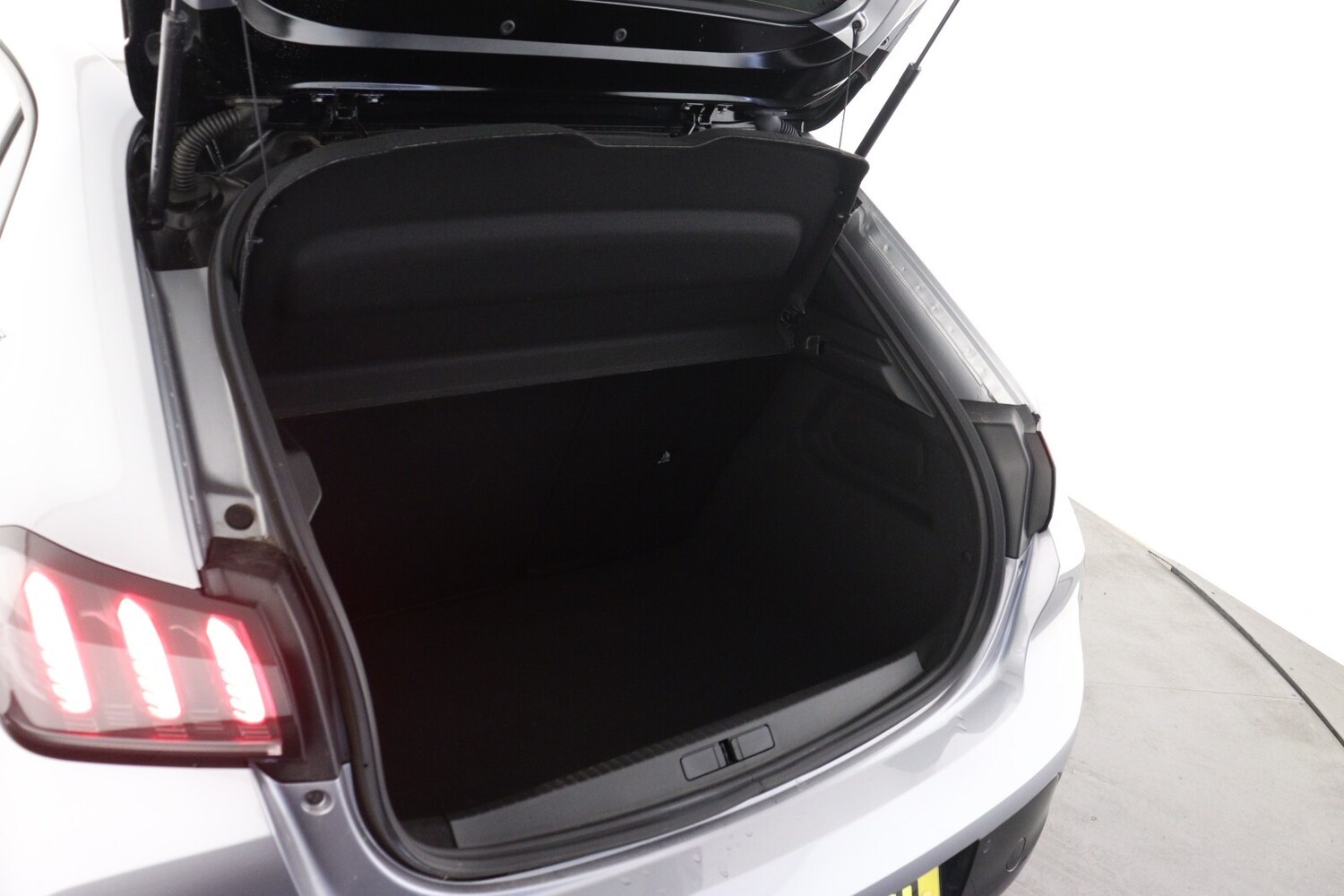 Used Peugeot 208 2023 for sale - 77247974: Photo 10