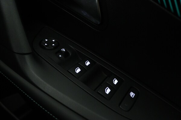 Used Peugeot 2008 2023 for sale - 75815463: Photo 23