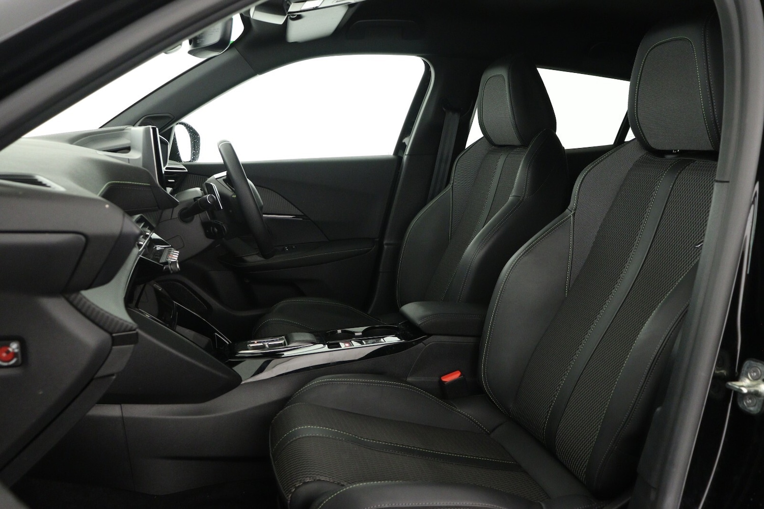 Used Peugeot 2008 2023 for sale - 76872699: Photo 11