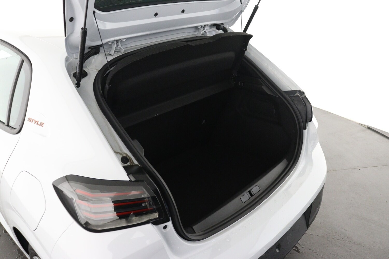 Used Peugeot 208 2025 for sale - 76615578: Photo 9