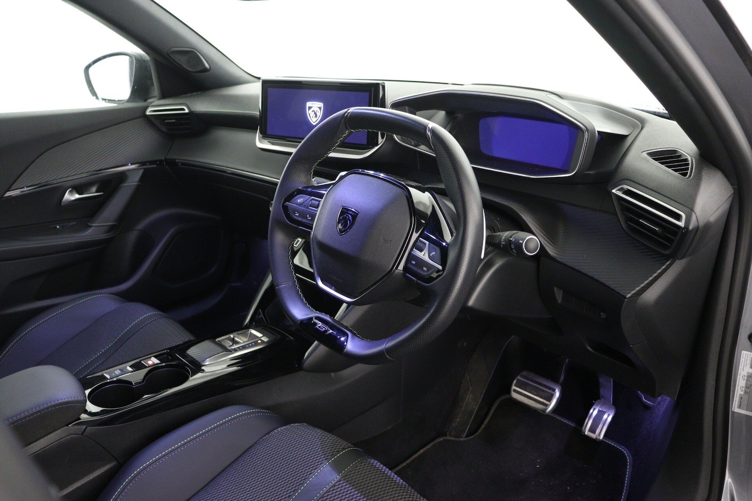 Used Peugeot 2008 2023 for sale - 76871900: Photo 13