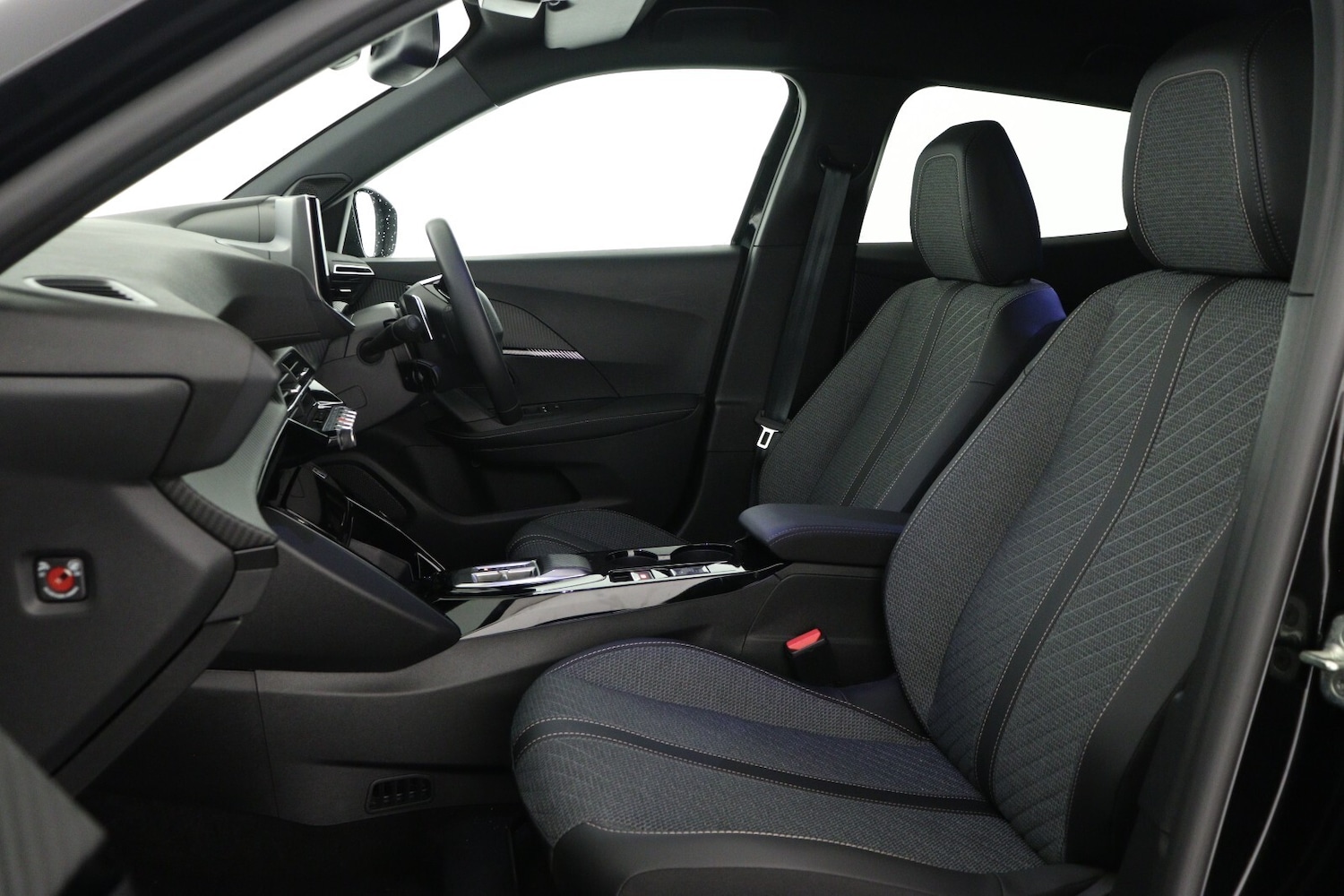 Used Peugeot 2008 2025 for sale - 76871351: Photo 10