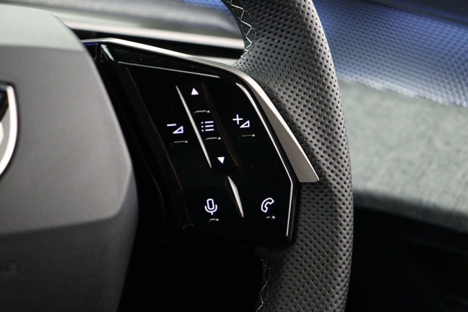 Used Peugeot 5008 2025 for sale - 77116108: Photo 32