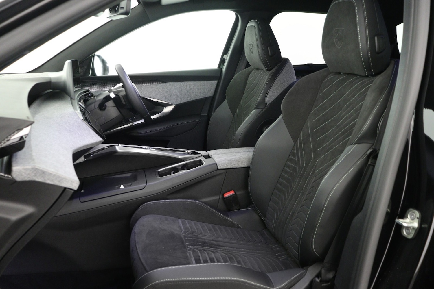 Used Peugeot 5008 2025 for sale - 77917945: Photo 13