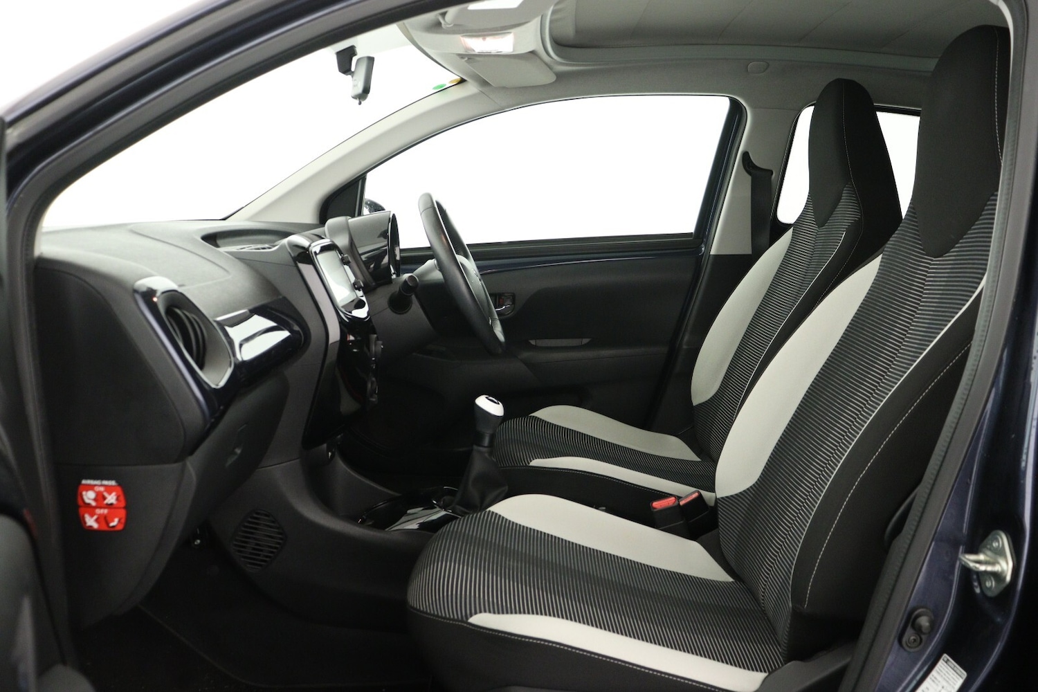 Used Peugeot 108 2017 for sale - 76717341: Photo 11