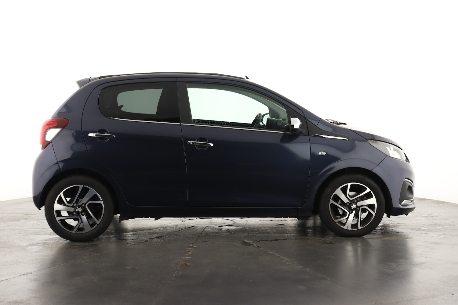 Used Peugeot 108 2017 for sale - 76717341: Photo 4