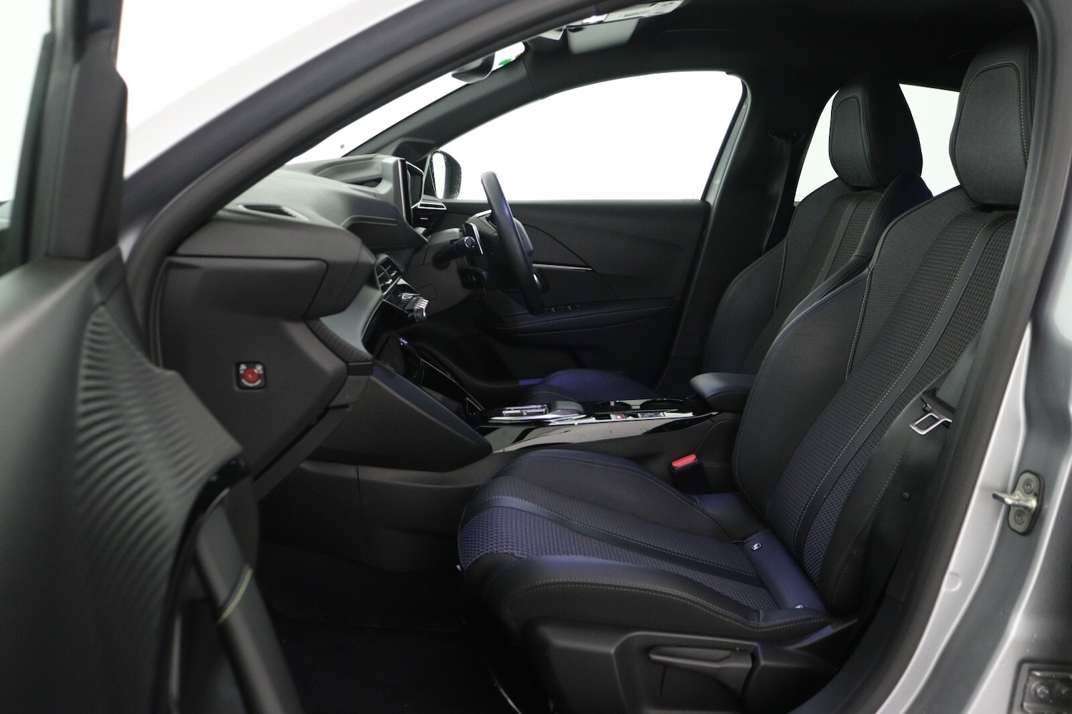 Used Peugeot 208 2023 for sale - 76873244: Photo 12