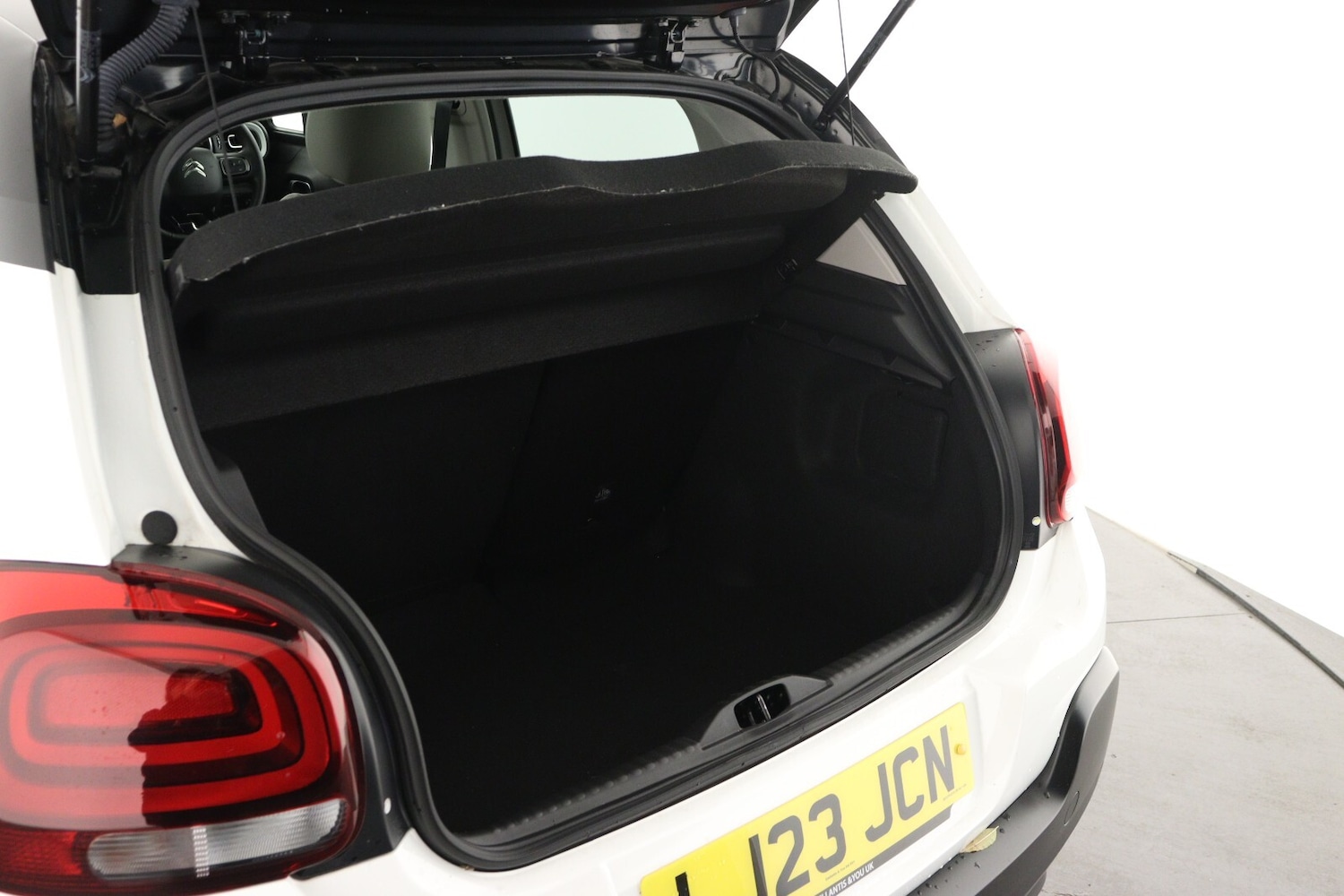 Used Citroen C3 2023 for sale - 76869449: Photo 10