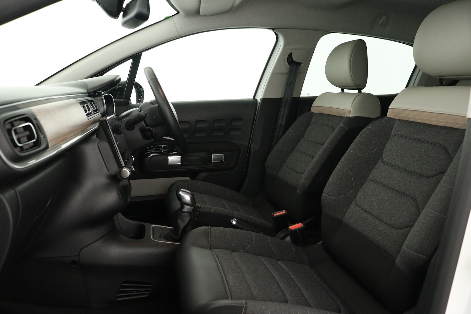 Used Citroen C3 2023 for sale - 76869449: Photo 11